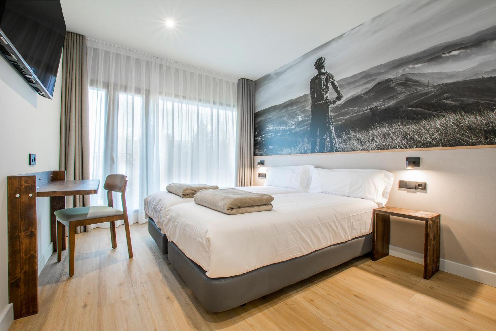Hotel Льивия Экстерьер фото