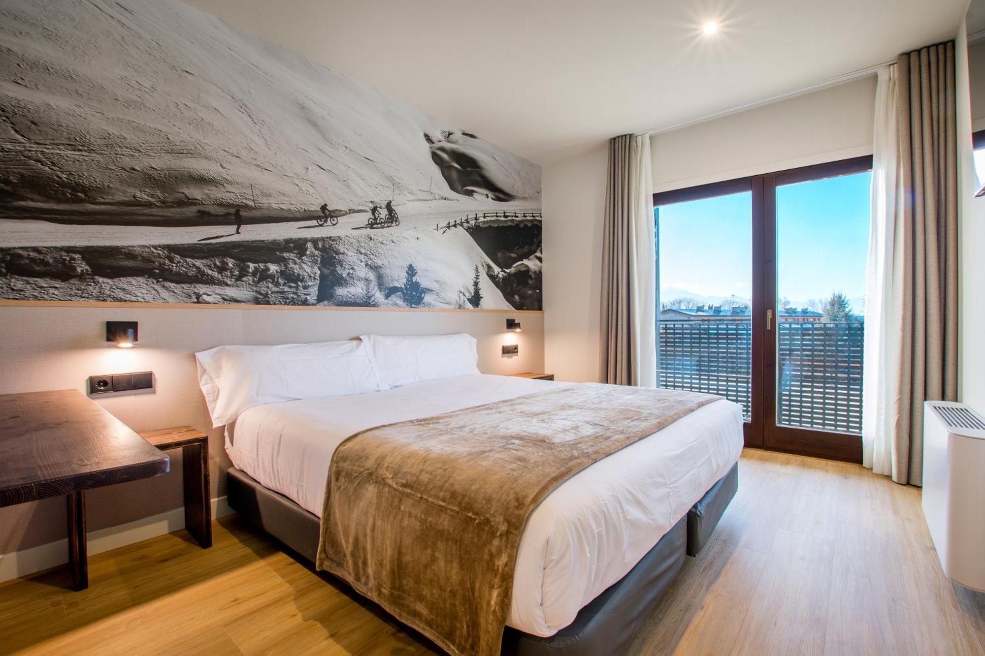 Hotel Льивия Экстерьер фото
