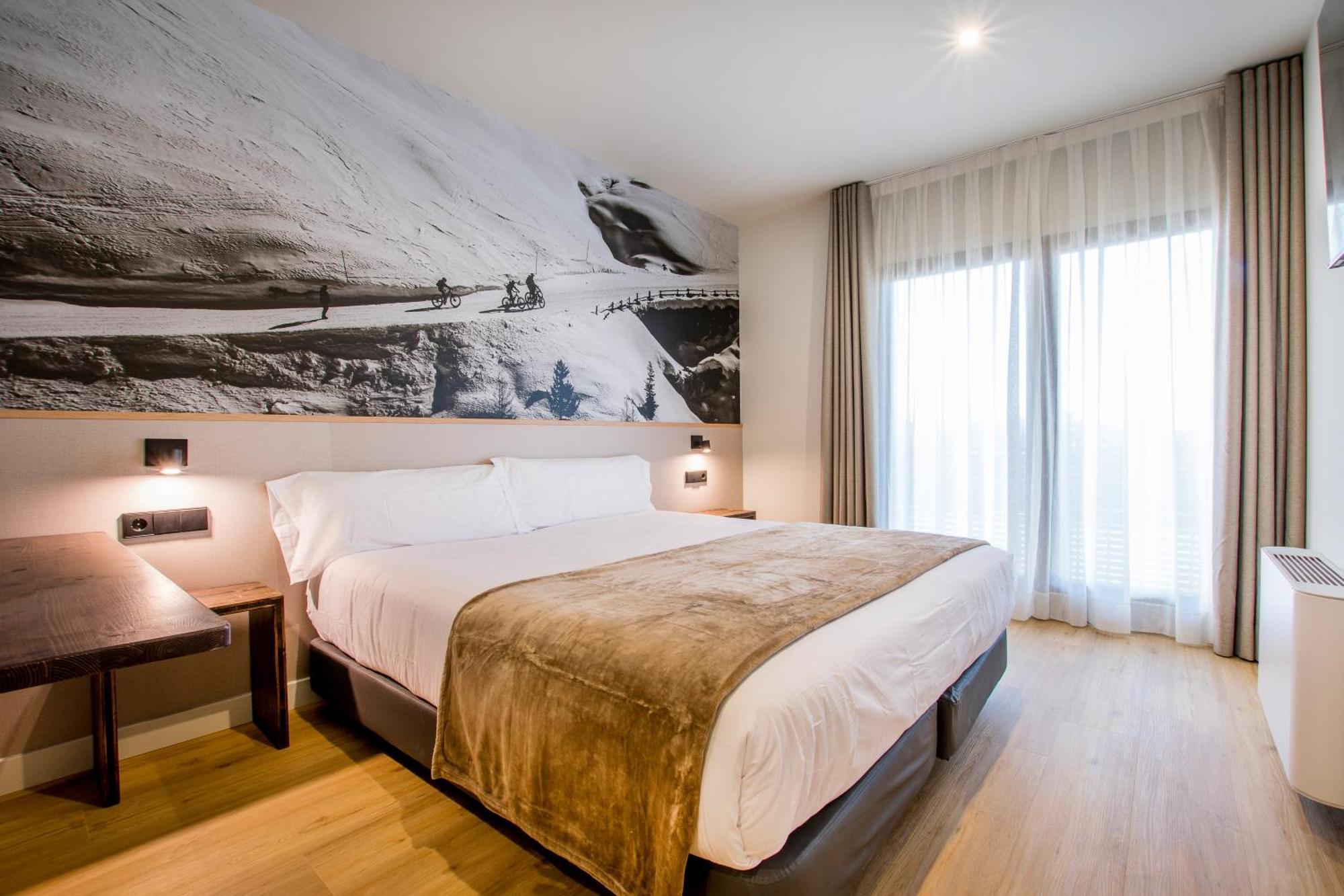 Hotel Льивия Экстерьер фото